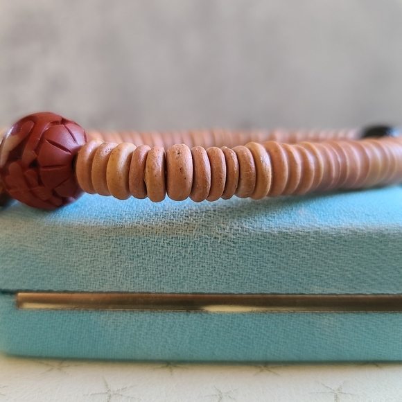 Vintage Beaded Stretchy Bracelet - Picture 7 of 10